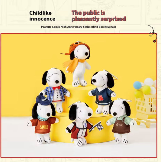SNOOPY - 75th Aniversary Peanuts Serie - Colgante de Peluche / Caja Misteriosa