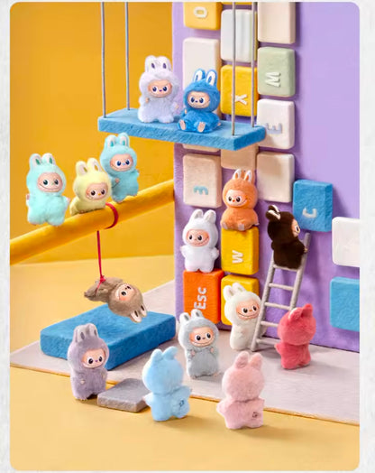 LABUBU THE MONSTERS - Pin for Love Serie (N - Z) - Colgante de Peluche / Caja Misteriosa