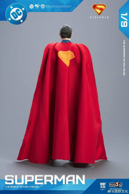 SUPERMAN (con Krypto)  (versión Deluxe) - Figura Coleccionable