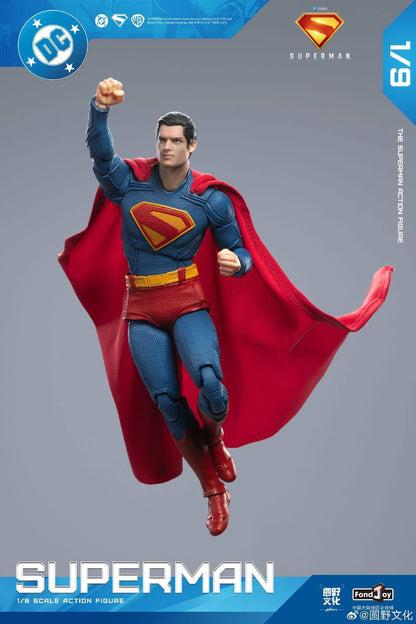 SUPERMAN (con Krypto)  (versión Deluxe) - Figura Coleccionable