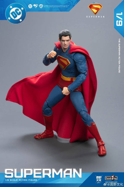 SUPERMAN (con Krypto)  (versión Deluxe) - Figura Coleccionable