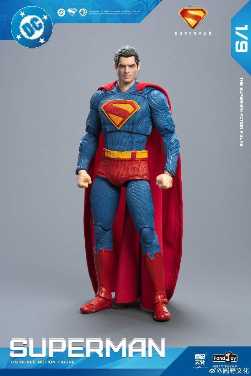 SUPERMAN (con Krypto)  (versión Deluxe) - Figura Coleccionable