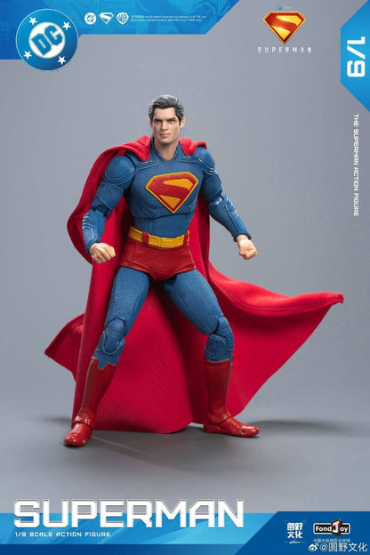 SUPERMAN (con Krypto)  (versión Deluxe) - Figura Coleccionable